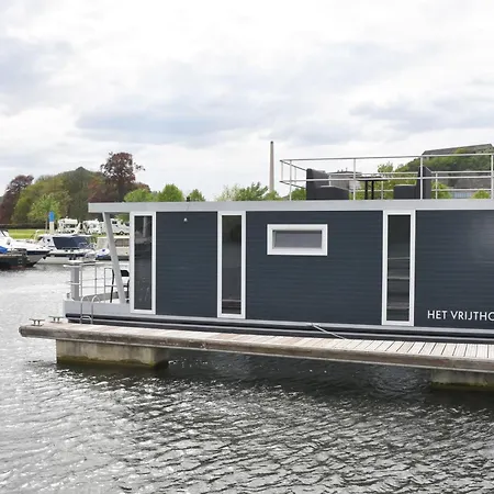 Semesterbostad Cozy Floating Boatlodge 