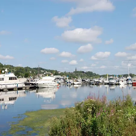 Сasa de vacaciones Cozy Floating Boatlodge 