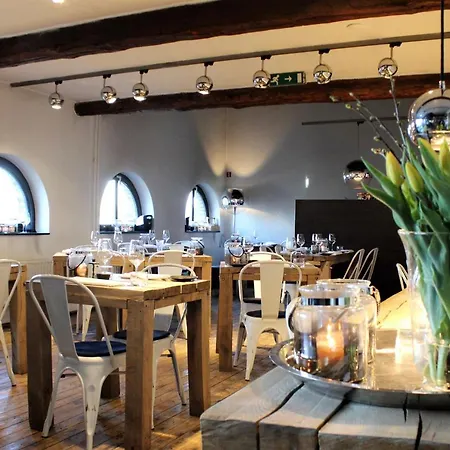 Cozy Floating Boatlodge Het Vrijthof Vakantiehuis Maastricht