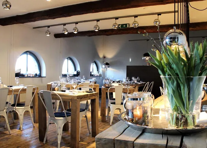 Cozy Floating Boatlodge 