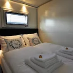 Cozy Floating Boatlodge Het Vrijthof Vakantiehuis *
