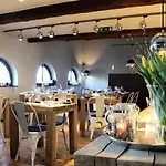 Cozy Floating Boatlodge Het Vrijthof Vakantiehuis Maastricht